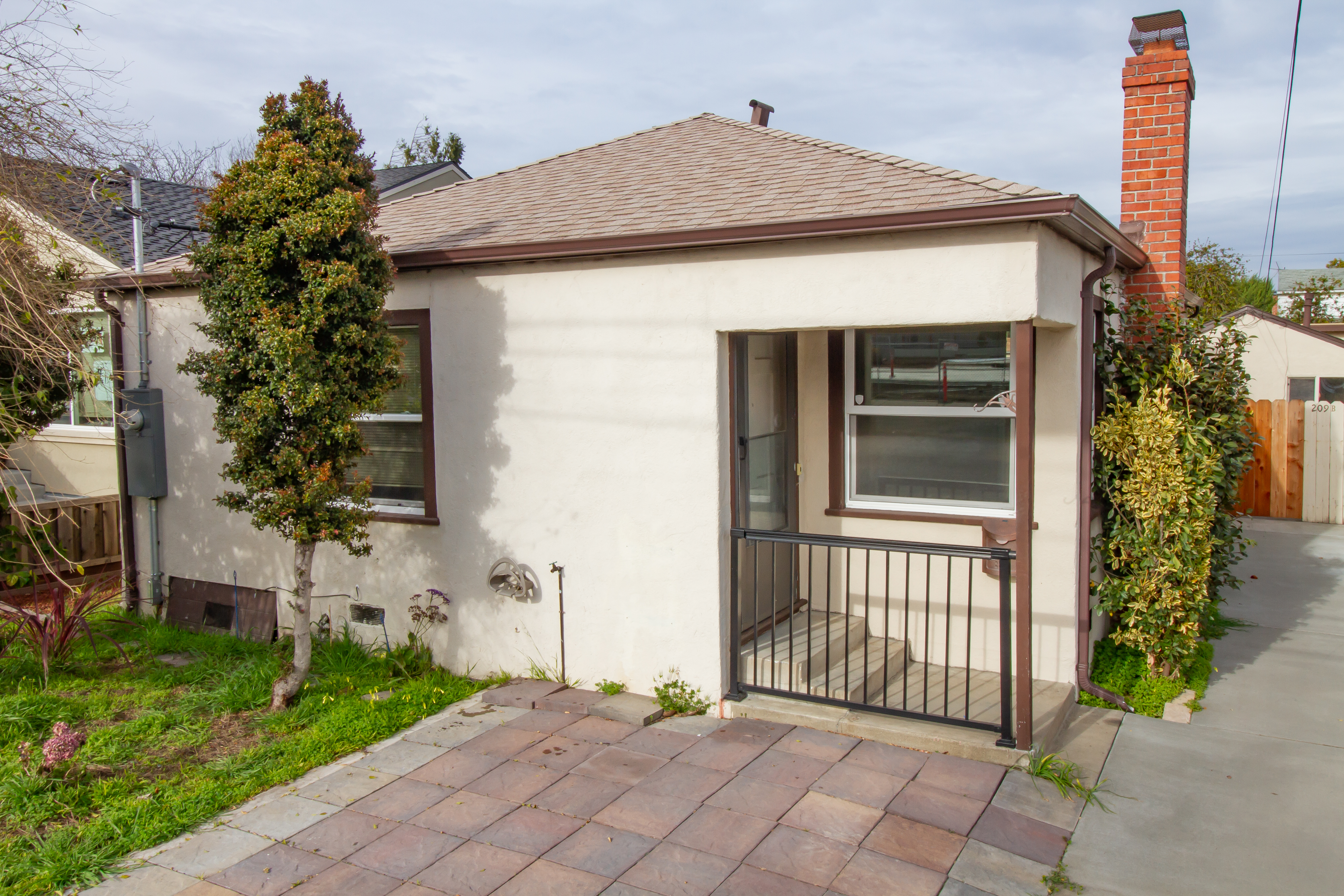 209 Central Ave, Alameda, California 94501, 2 Bedrooms Bedrooms, ,1 BathroomBathrooms,Single Family,Past Sales,Central,1207